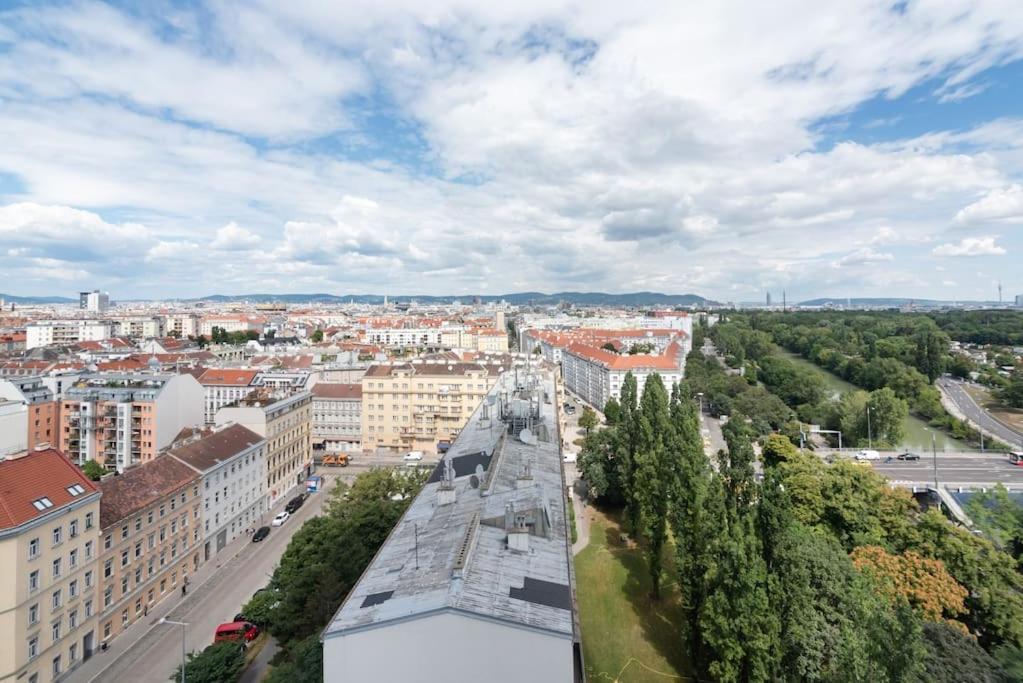 Hoch Hinaus, Neu Und Stilvoll Mit Pool Am Dach Apartman Bécs Kültér fotó