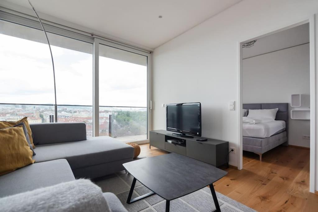 Hoch Hinaus, Neu Und Stilvoll Mit Pool Am Dach Apartman Bécs Kültér fotó