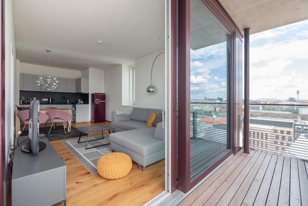 Hoch Hinaus, Neu Und Stilvoll Mit Pool Am Dach Apartman Bécs Kültér fotó