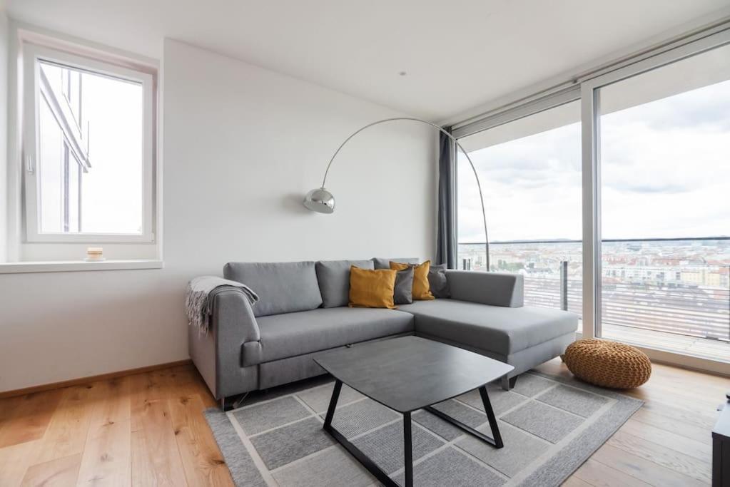 Hoch Hinaus, Neu Und Stilvoll Mit Pool Am Dach Apartman Bécs Kültér fotó