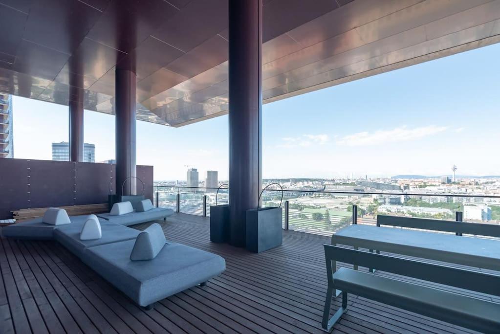Hoch Hinaus, Neu Und Stilvoll Mit Pool Am Dach Apartman Bécs Kültér fotó
