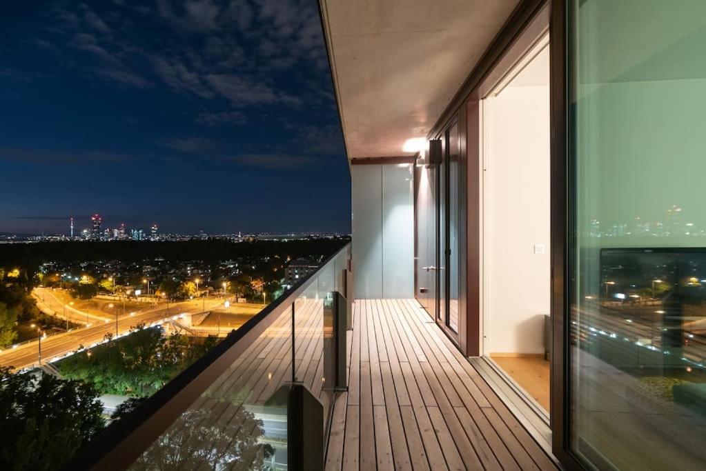 Hoch Hinaus, Neu Und Stilvoll Mit Pool Am Dach Apartman Bécs Kültér fotó