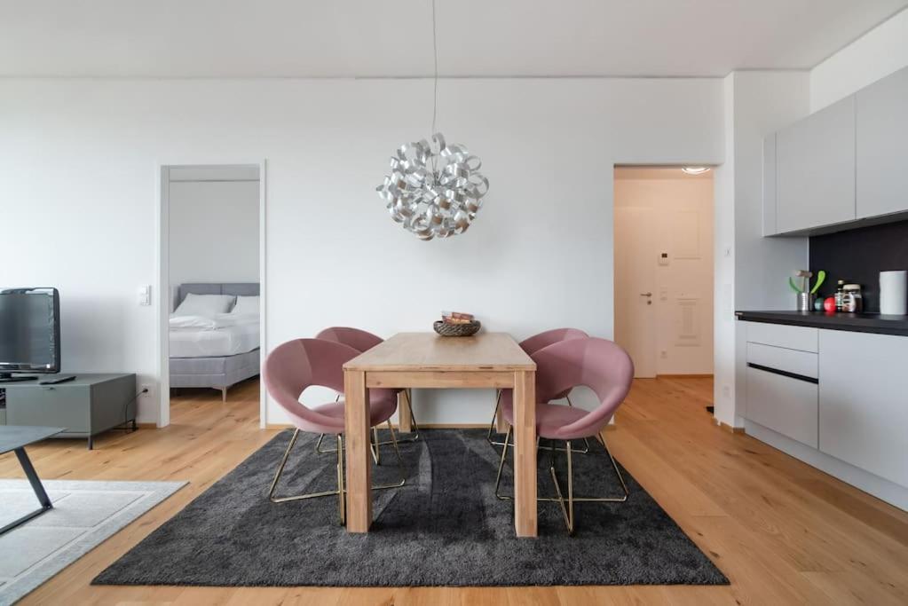 Hoch Hinaus, Neu Und Stilvoll Mit Pool Am Dach Apartman Bécs Kültér fotó