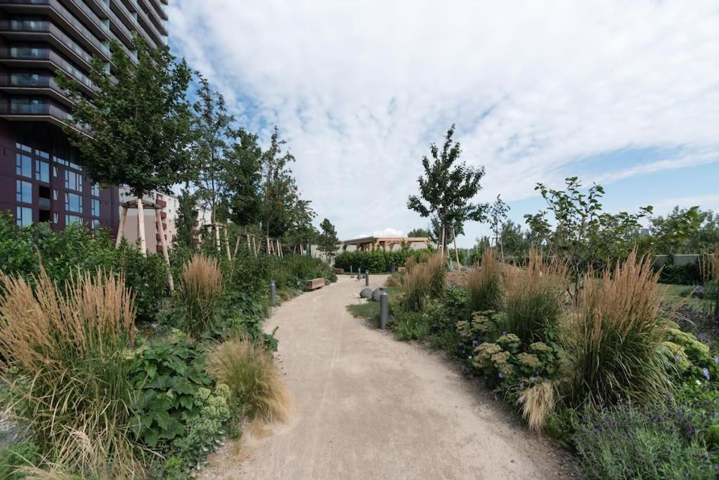 Hoch Hinaus, Neu Und Stilvoll Mit Pool Am Dach Apartman Bécs Kültér fotó