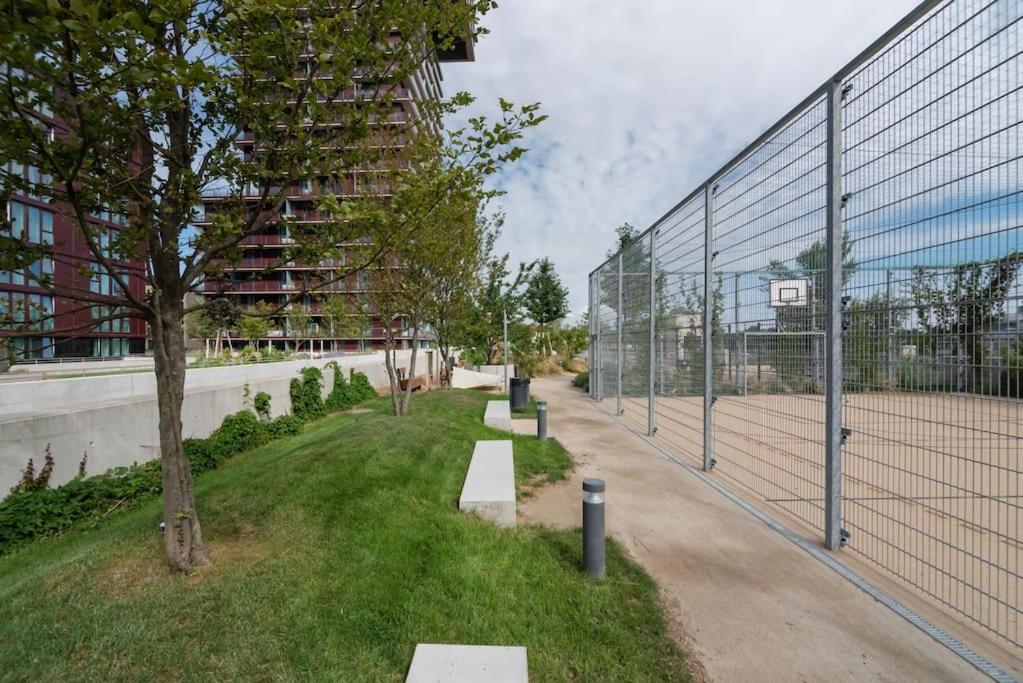 Hoch Hinaus, Neu Und Stilvoll Mit Pool Am Dach Apartman Bécs Kültér fotó