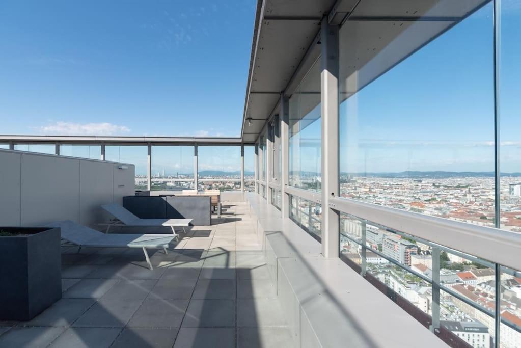 Hoch Hinaus, Neu Und Stilvoll Mit Pool Am Dach Apartman Bécs Kültér fotó
